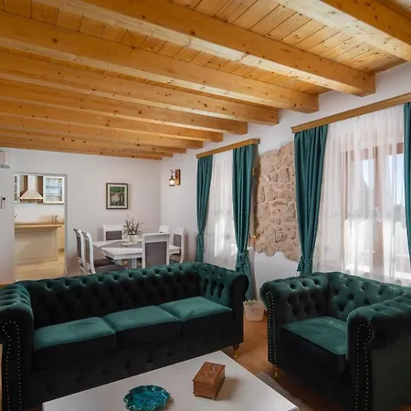 Rustic Luxury Fulmin Villa *