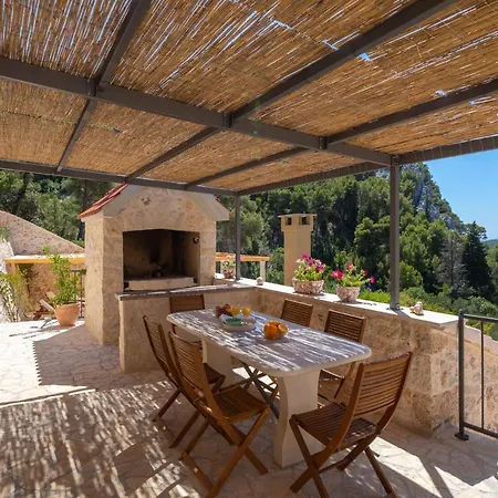 فيلة Rustic Luxury Fulmin *