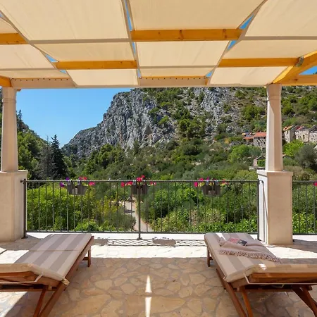 Rustic Luxury Fulmin *