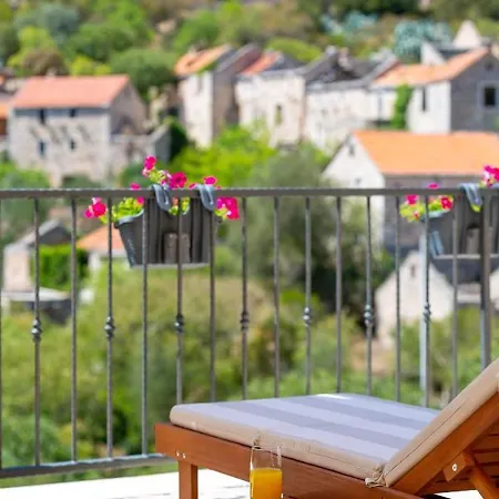 Rustic Luxury Fulmin