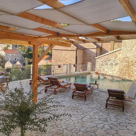 Villa Rustic Luxury Fulmin