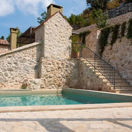 Villa Rustic Luxury Fulmin