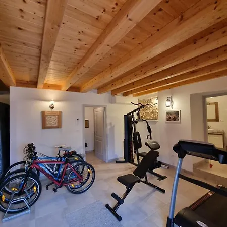 Rustic Luxury Fulmin *