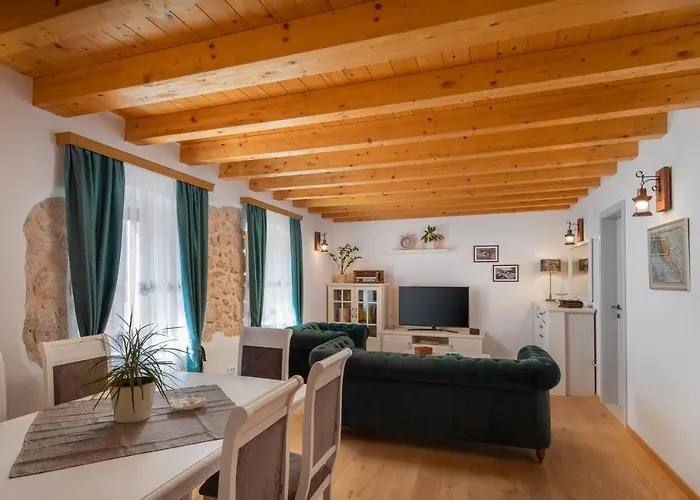 Rustic Luxury Fulmin *