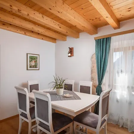 Rustic Luxury Fulmin Vila