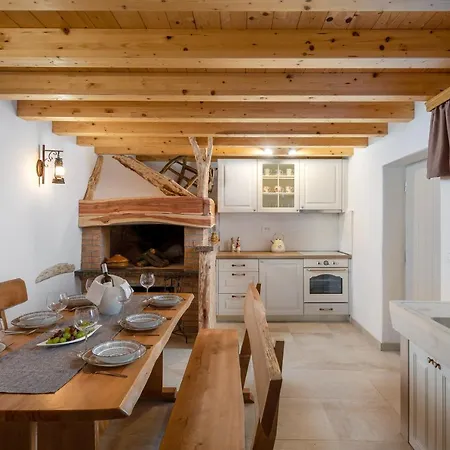 Vila Rustic Luxury Fulmin *