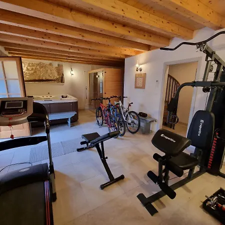 Rustic Luxury Fulmin Willa *