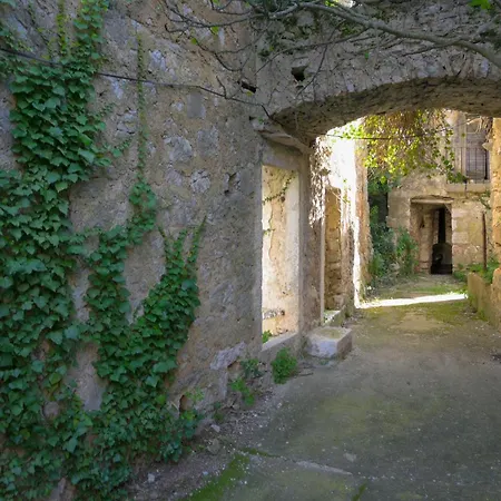 Rustic Luxury Fulmin Willa *